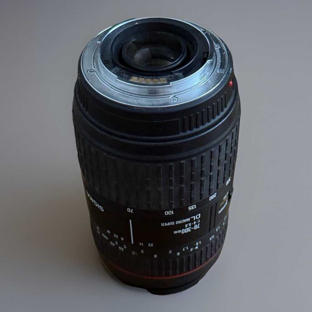Sigma 70-300mm 1:4-5.6 DL MACRO Super Lens for Minolta Sony Untested READ